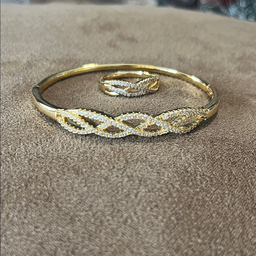 Elegant Goldtone and Faux Diamond Women's Jewelry Set